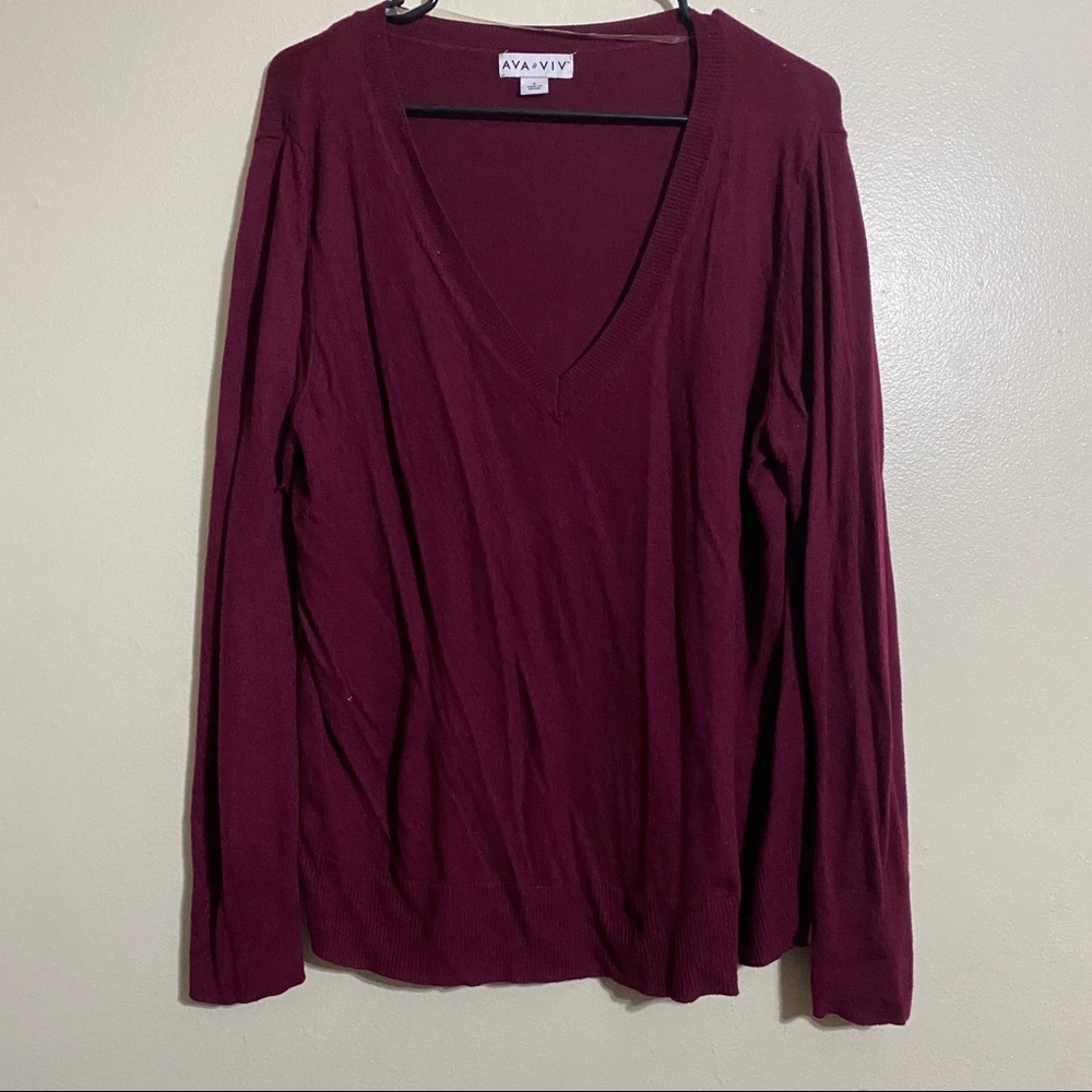 Women’s maroon sweater